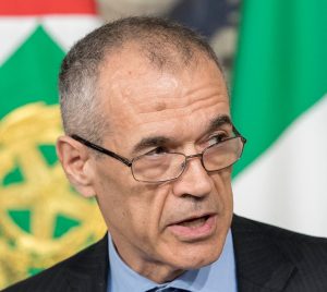 MERCOLEDÌ 22 GENNAIO, ORE 20:30 – SALA CARITRO – CARLO COTTARELLI. TUTTE LE BUFALE SULL’ECONOMIA A CUI CREDIAMO