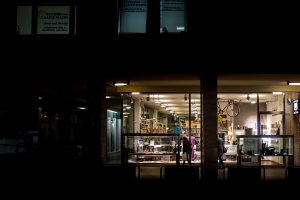 LA LIBRERIA, UNA LUCE ACCESA